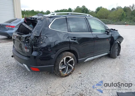 2022 Subaru Forester Touring z USA, uszkodzony, nr VIN JF2SKARC2NH487380